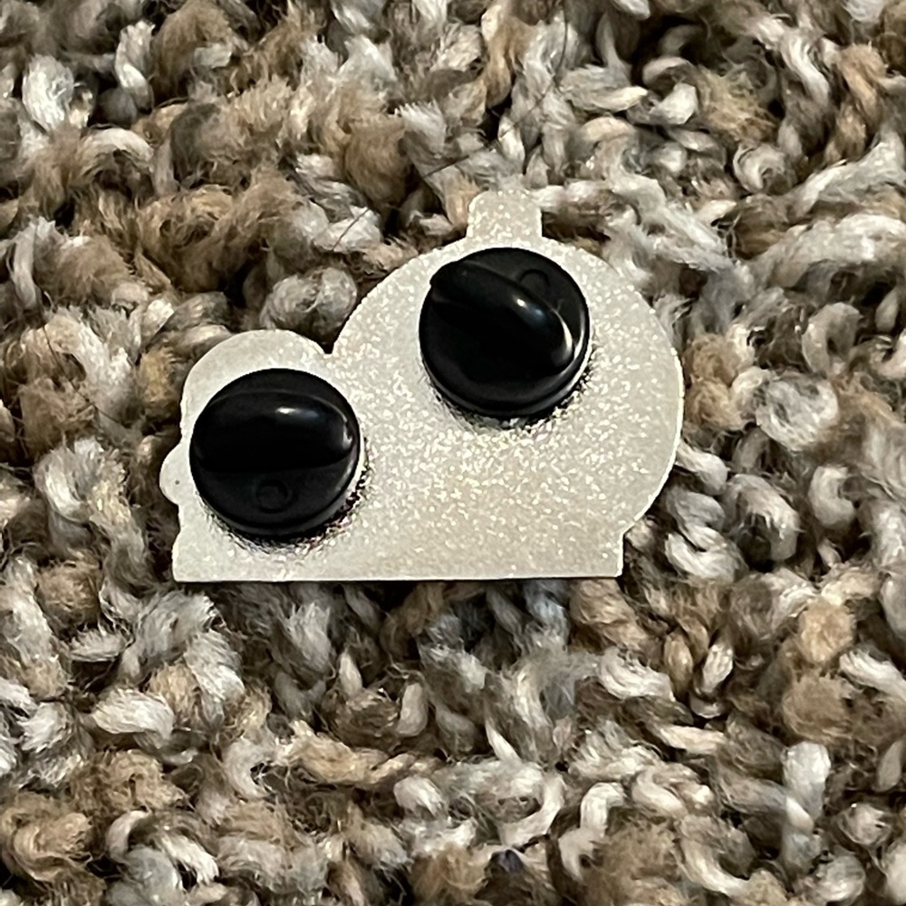 Amazon pin - Picture 2 of 2